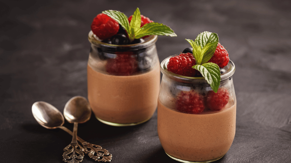 čokoládová panna cotta s ovocem